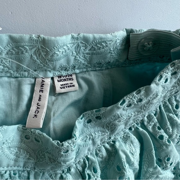 NWT JANIE AND JACK eyelet skirt size 18-24 months - Picture 3 of 6